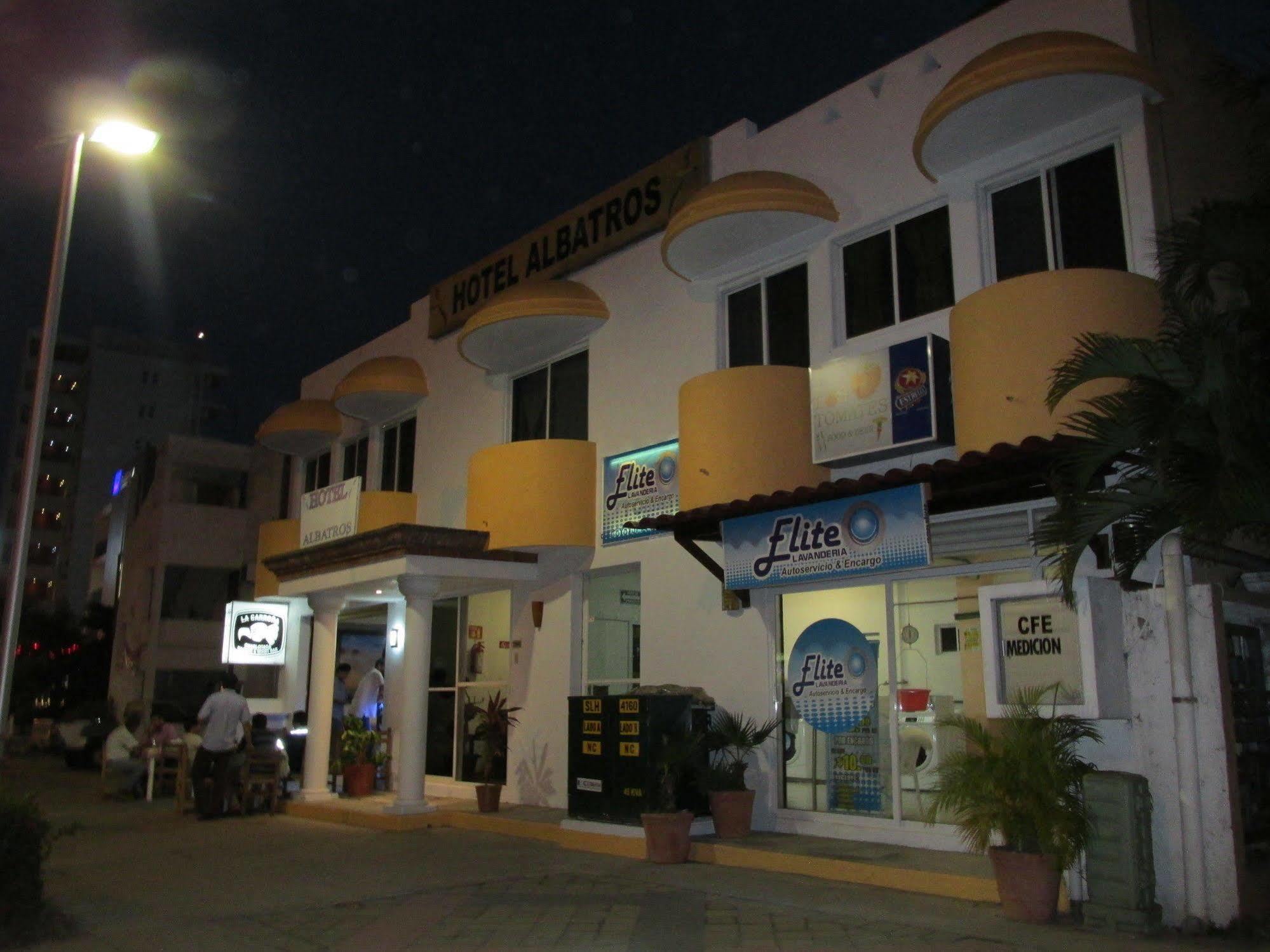 Hotel Albatros Manzanillo Bagian luar foto