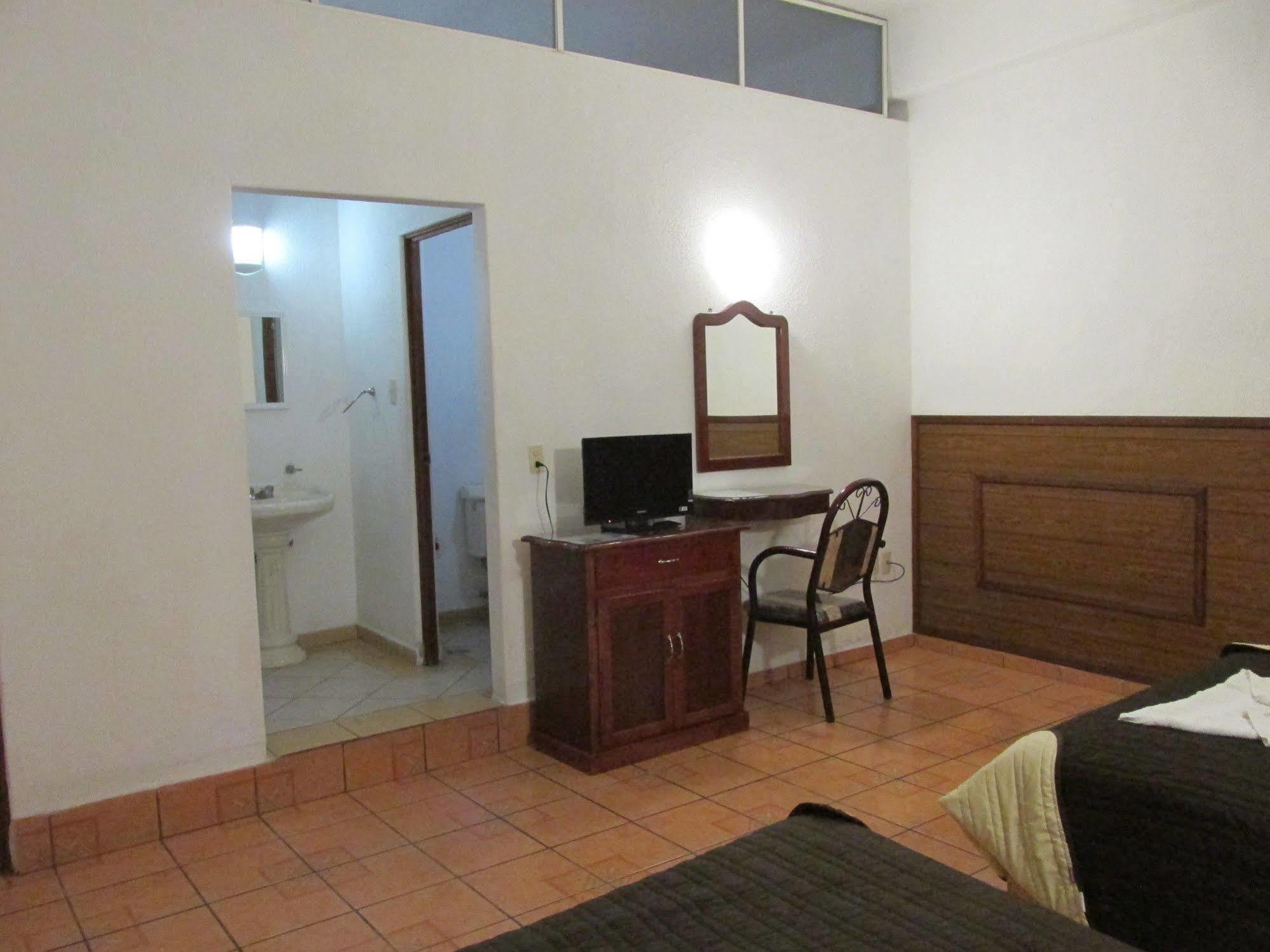 Hotel Albatros Manzanillo Bagian luar foto